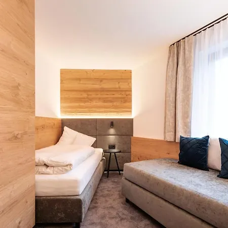 加尼福伊尔斯坦住宿加早餐旅馆 4* 圣安东阿尔贝格