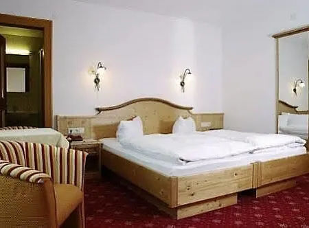 加尼福伊尔斯坦住宿加早餐旅馆 圣安东阿尔贝格