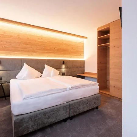 Couette-café Garni Feuerstein 3*